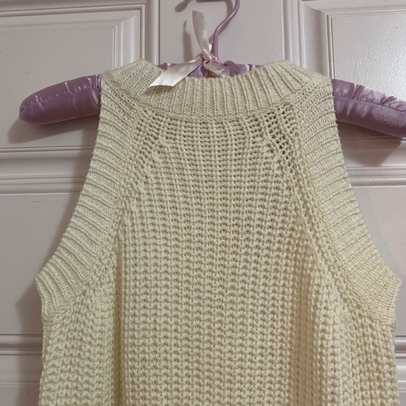 ANGL Knitted Tank Crop Top in Invory - Picture 2 of 5